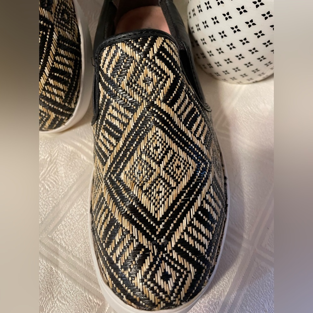 Dr Scholls Slip-ons - Picture 3 of 9